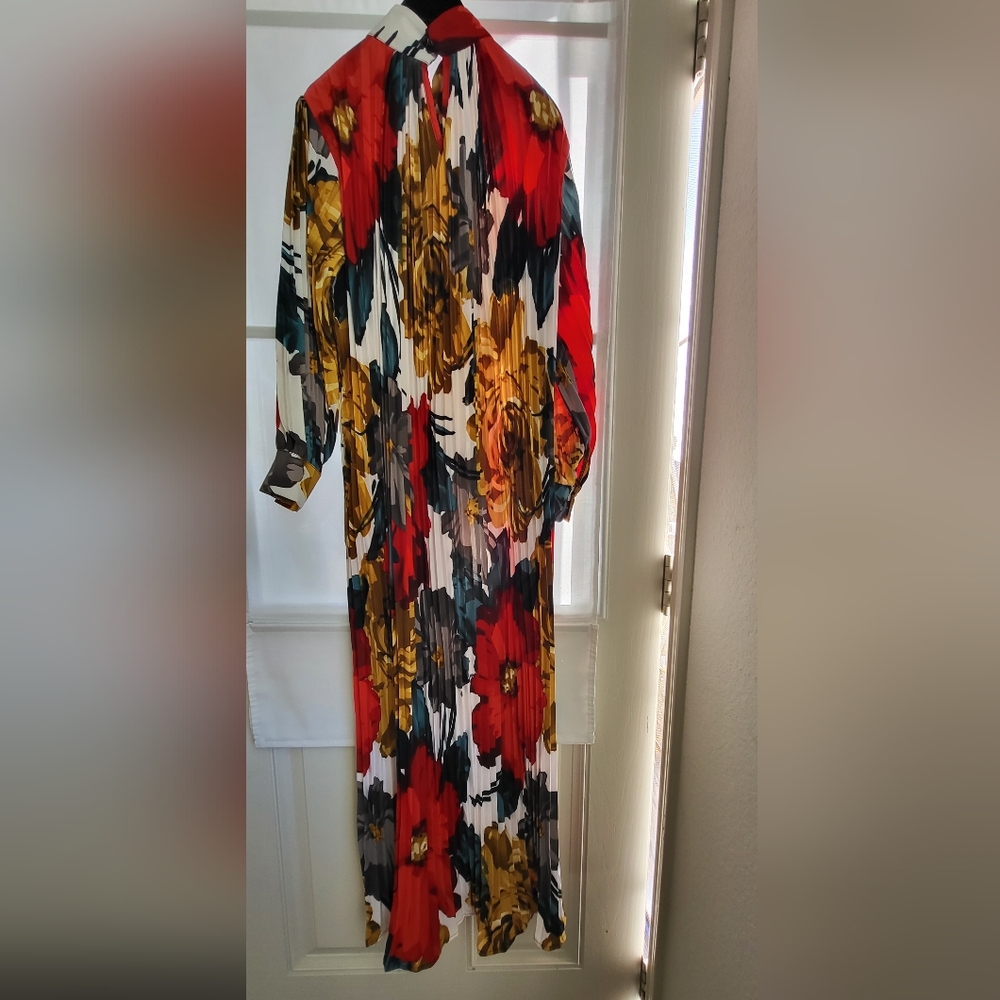 Floral Print Pleated Dress